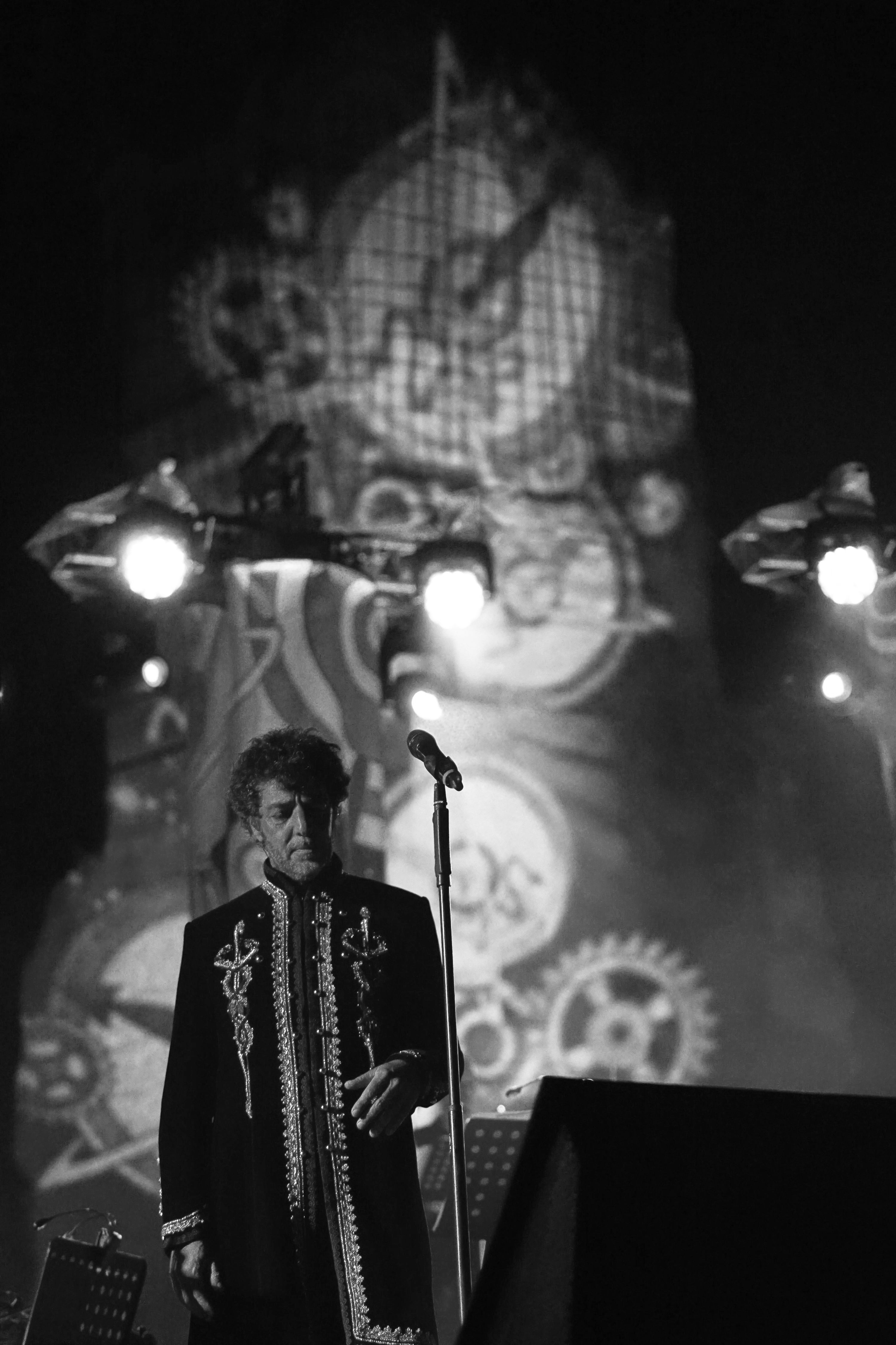 Concerto con videoscenografie di Max Gazzé