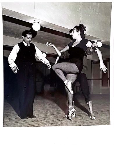 Foto delle prove del balletto La péri con Serge Lifar, Teatro alla Scala, 1950