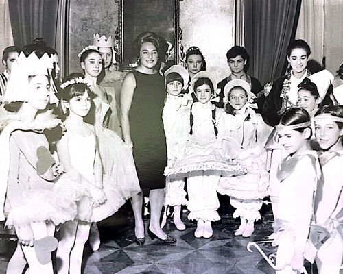 Luciana Novaro con alcune sue allieve